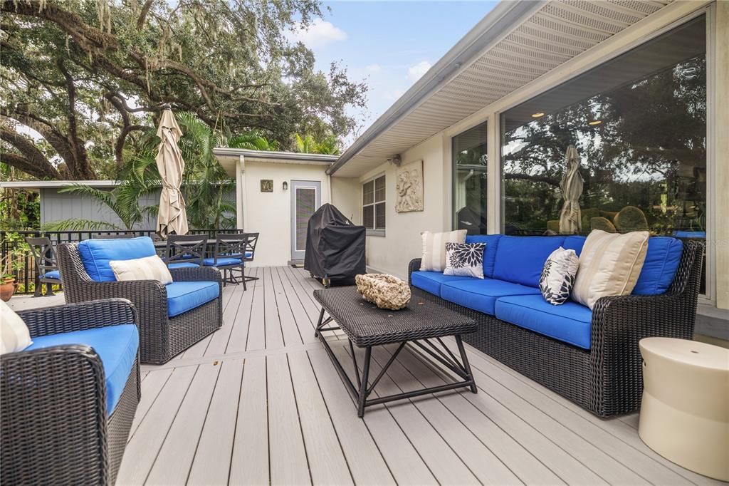 Active With Contract: $699,000 (2 beds, 2 baths, 1582 Square Feet)