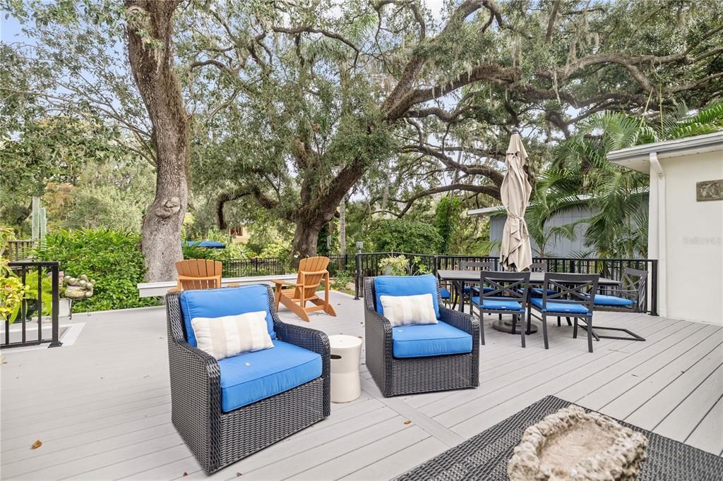Active With Contract: $699,000 (2 beds, 2 baths, 1582 Square Feet)
