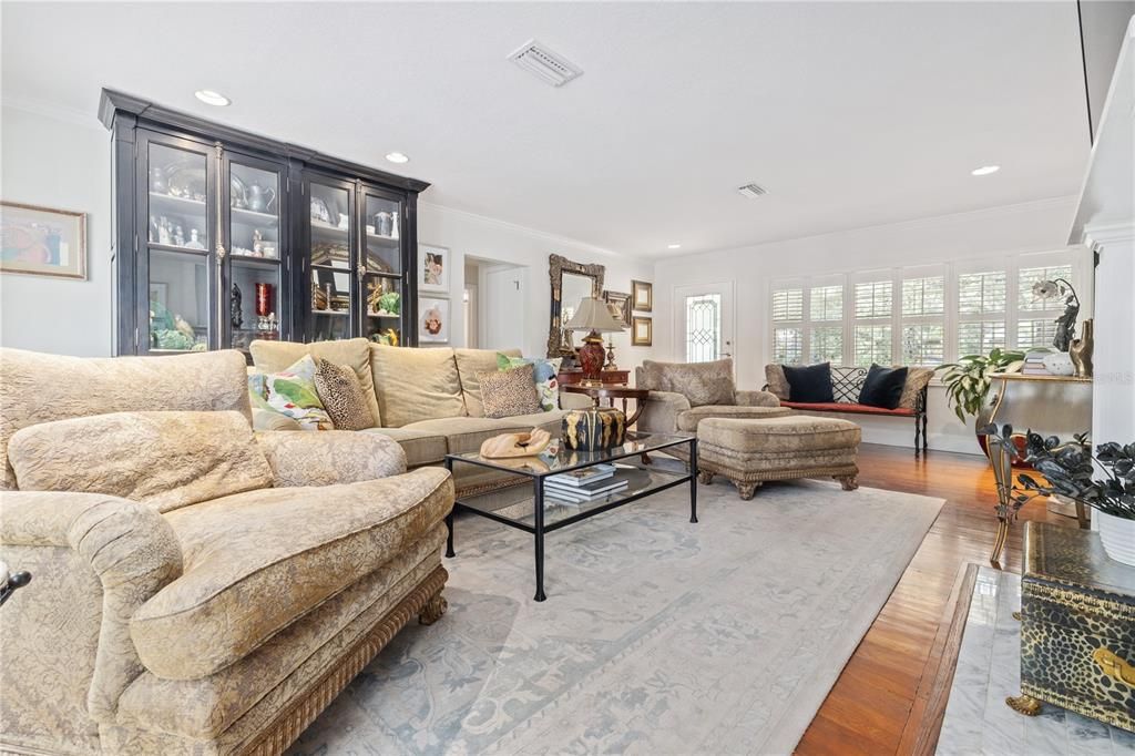 Active With Contract: $699,000 (2 beds, 2 baths, 1582 Square Feet)