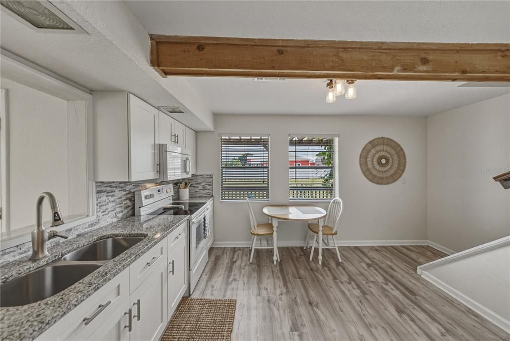 For Sale: $395,000 (2 beds, 1 baths, 1479 Square Feet)