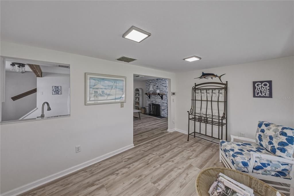 For Sale: $395,000 (2 beds, 1 baths, 1479 Square Feet)