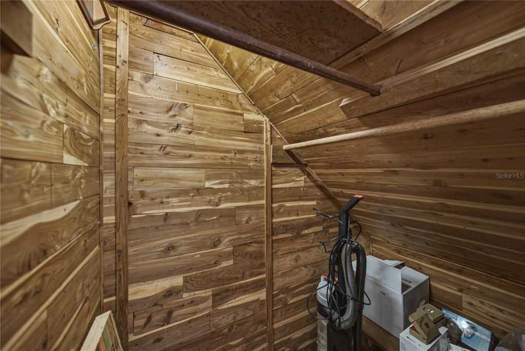 For Sale: $395,000 (2 beds, 1 baths, 1479 Square Feet)
