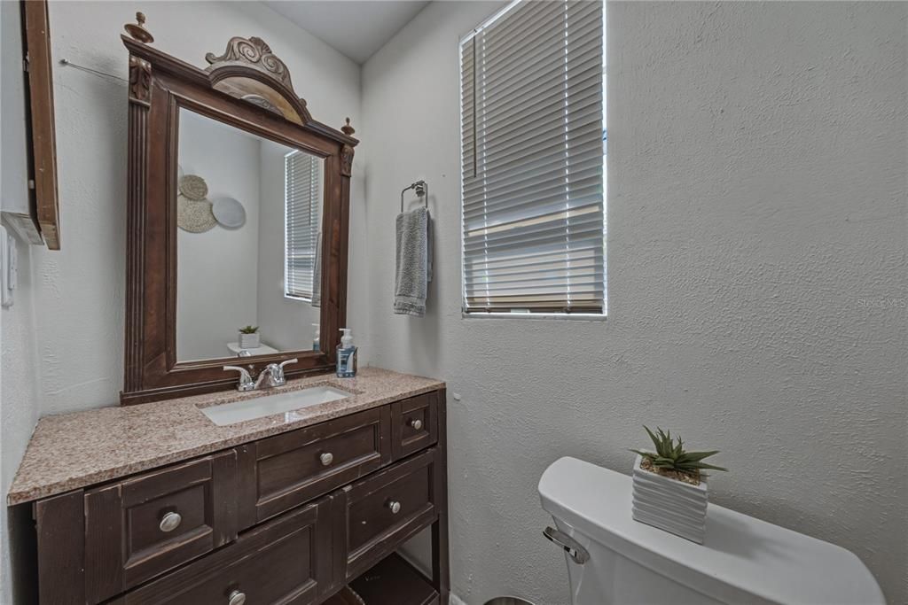 For Sale: $395,000 (2 beds, 1 baths, 1479 Square Feet)
