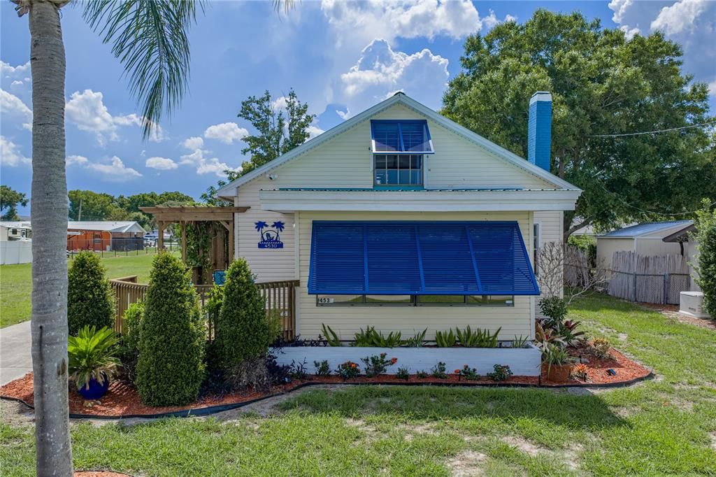 For Sale: $395,000 (2 beds, 1 baths, 1479 Square Feet)