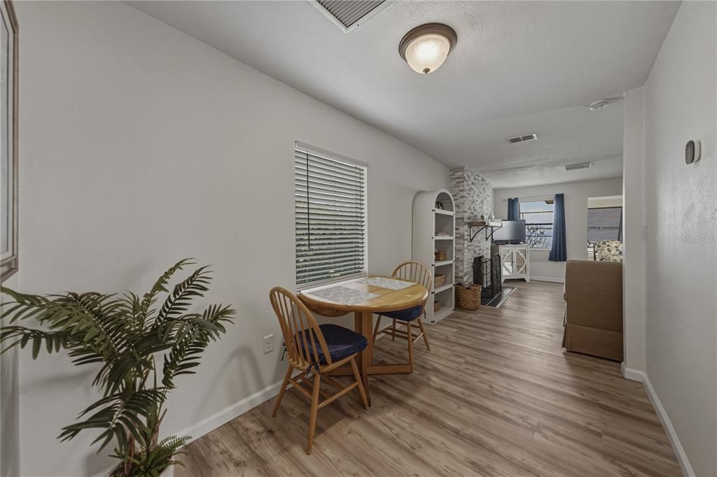 For Sale: $395,000 (2 beds, 1 baths, 1479 Square Feet)