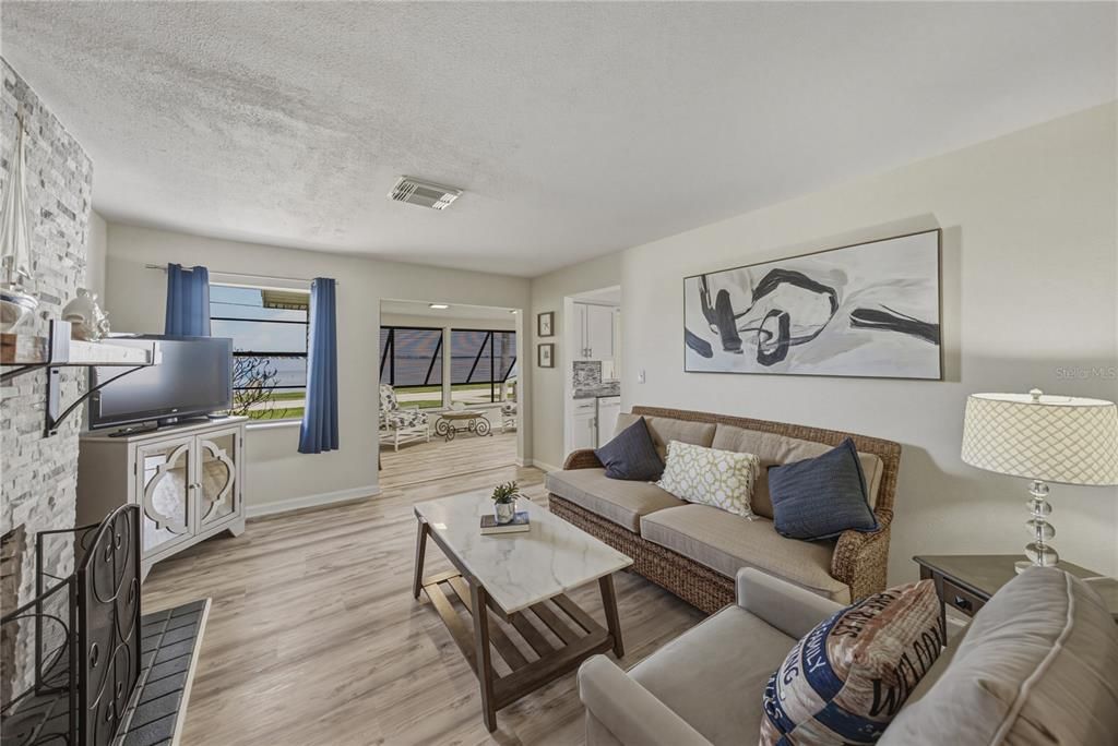 For Sale: $395,000 (2 beds, 1 baths, 1479 Square Feet)