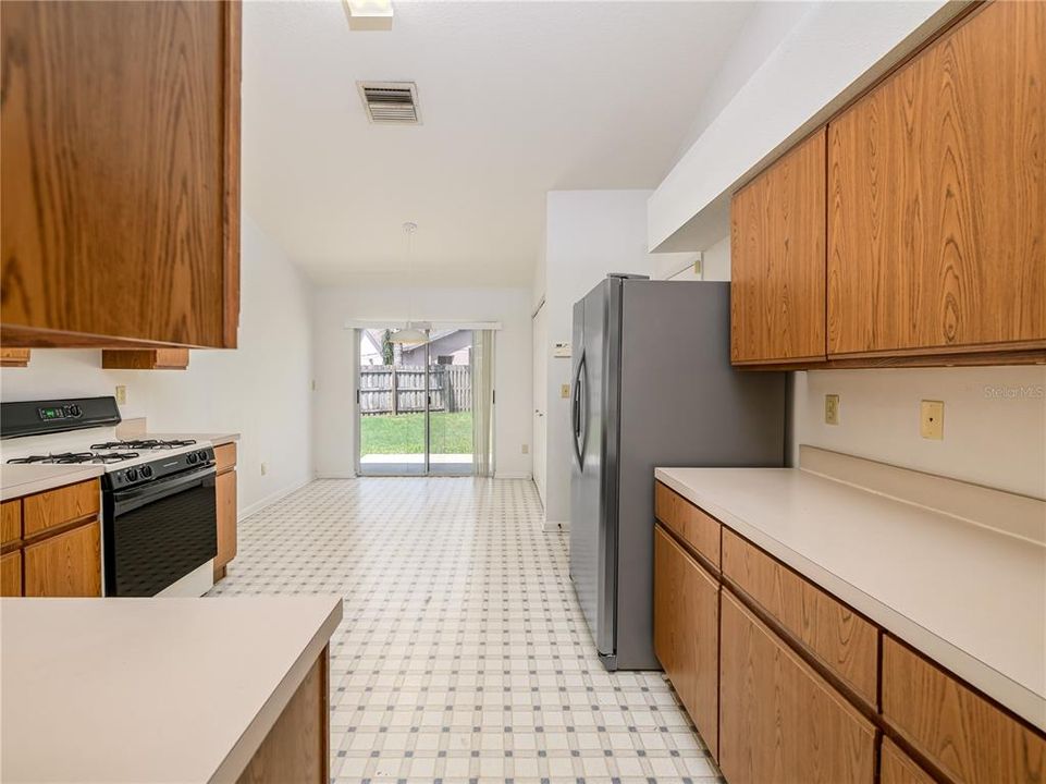 For Rent: $2,200 (3 beds, 2 baths, 1728 Square Feet)