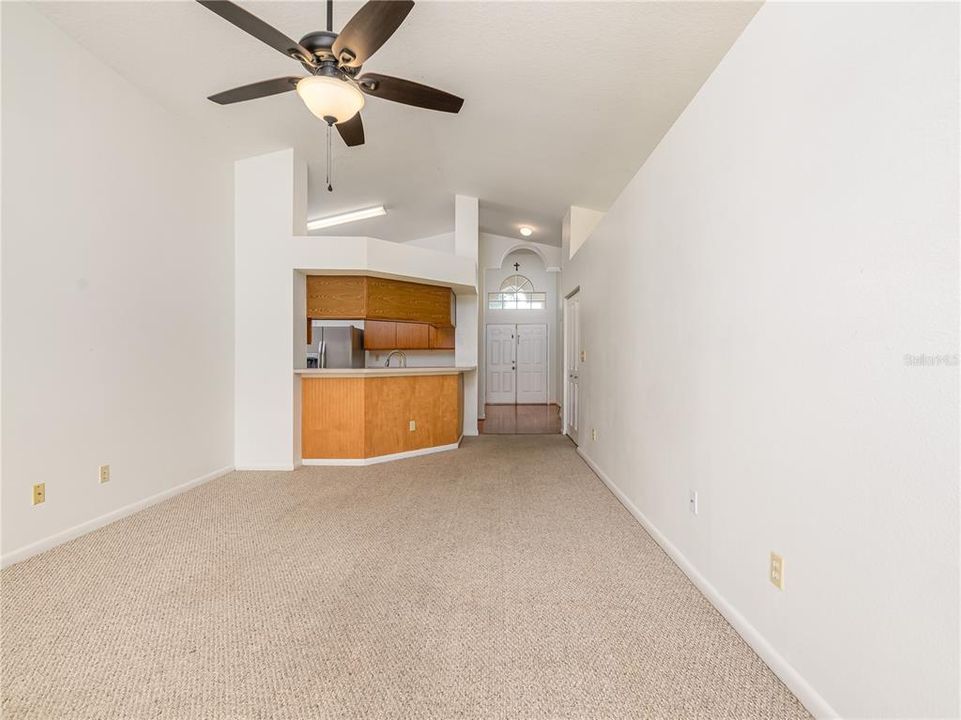 For Rent: $2,200 (3 beds, 2 baths, 1728 Square Feet)