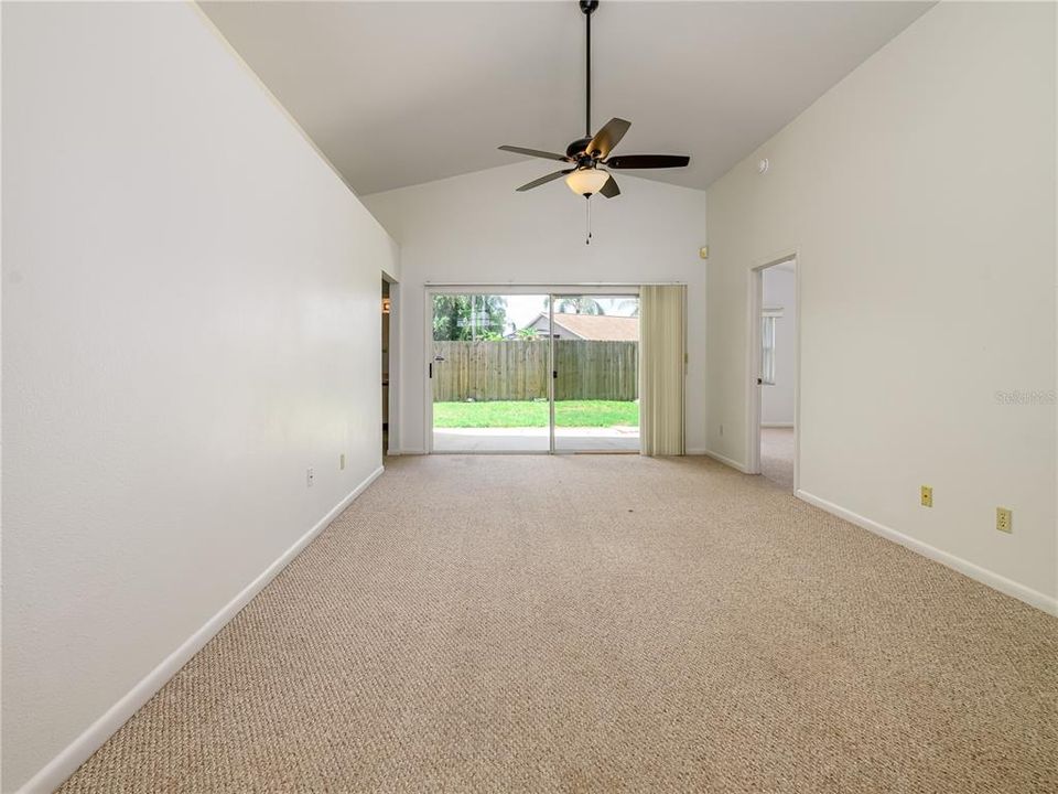 For Rent: $2,200 (3 beds, 2 baths, 1728 Square Feet)