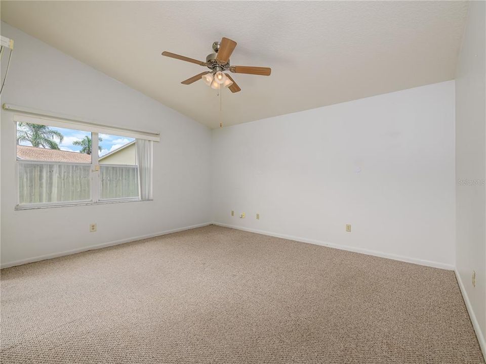 For Rent: $2,200 (3 beds, 2 baths, 1728 Square Feet)