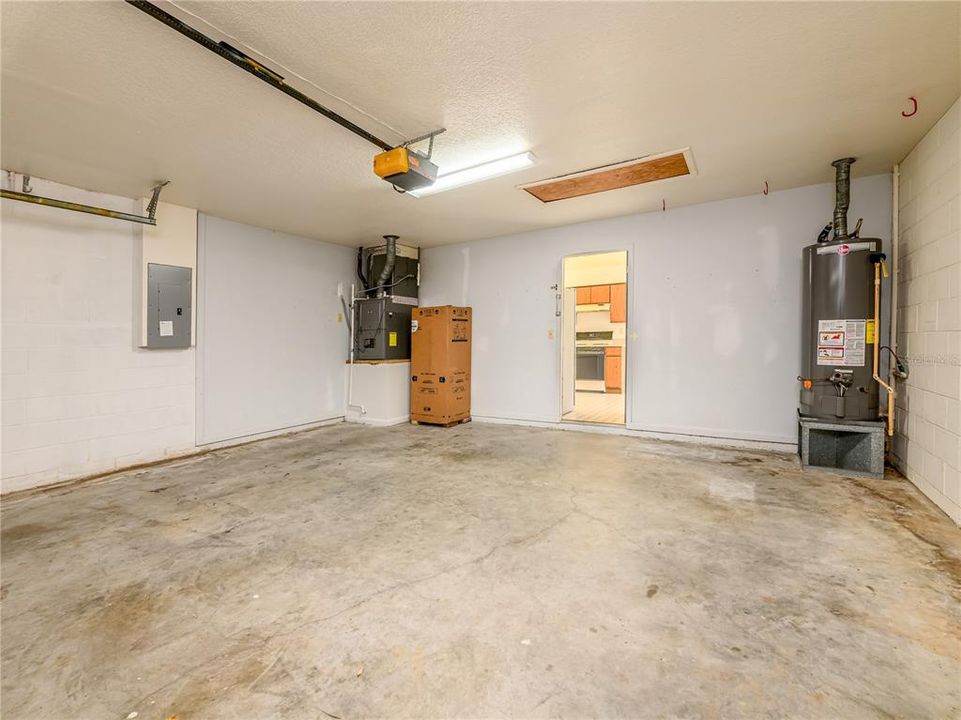 For Rent: $2,200 (3 beds, 2 baths, 1728 Square Feet)