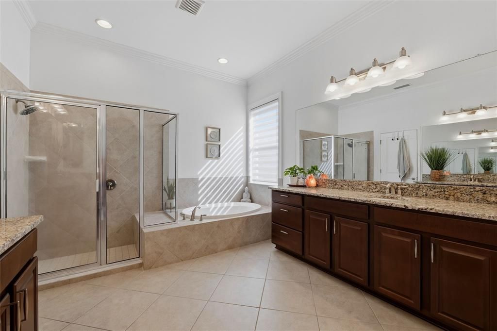 For Sale: $899,000 (5 beds, 4 baths, 4044 Square Feet)