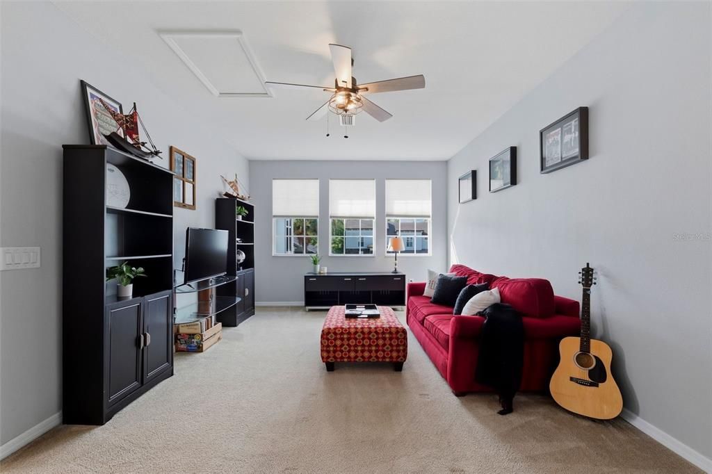 For Sale: $899,000 (5 beds, 4 baths, 4044 Square Feet)