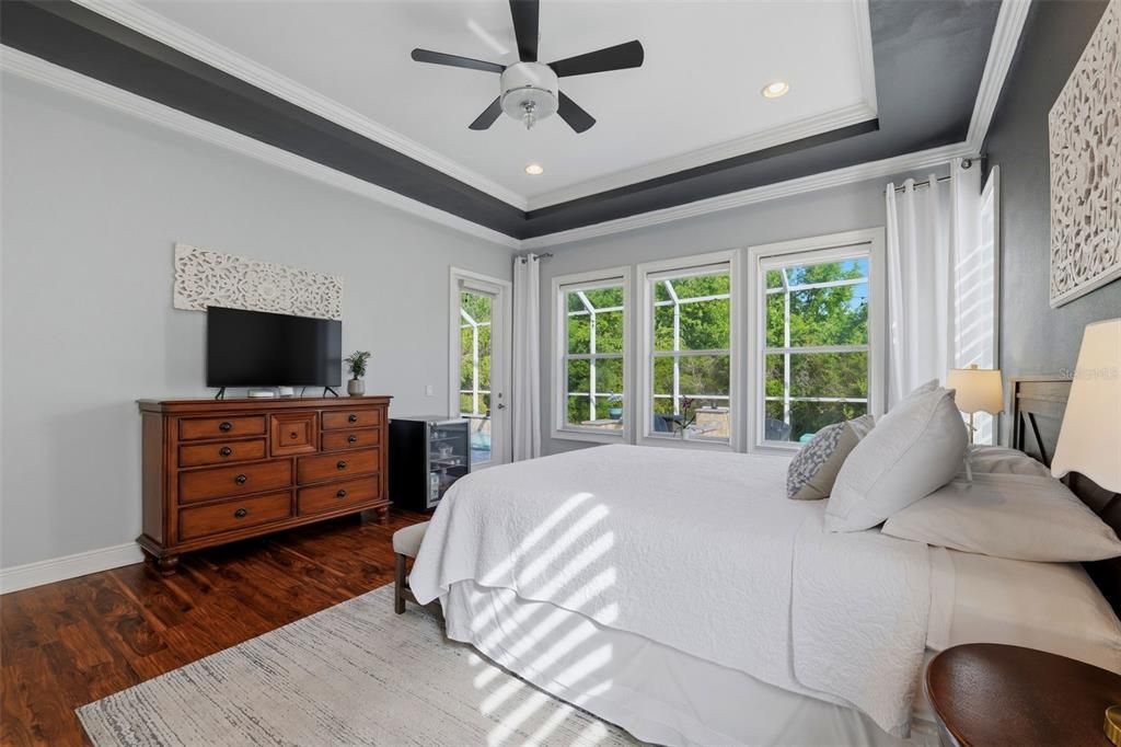For Sale: $899,000 (5 beds, 4 baths, 4044 Square Feet)