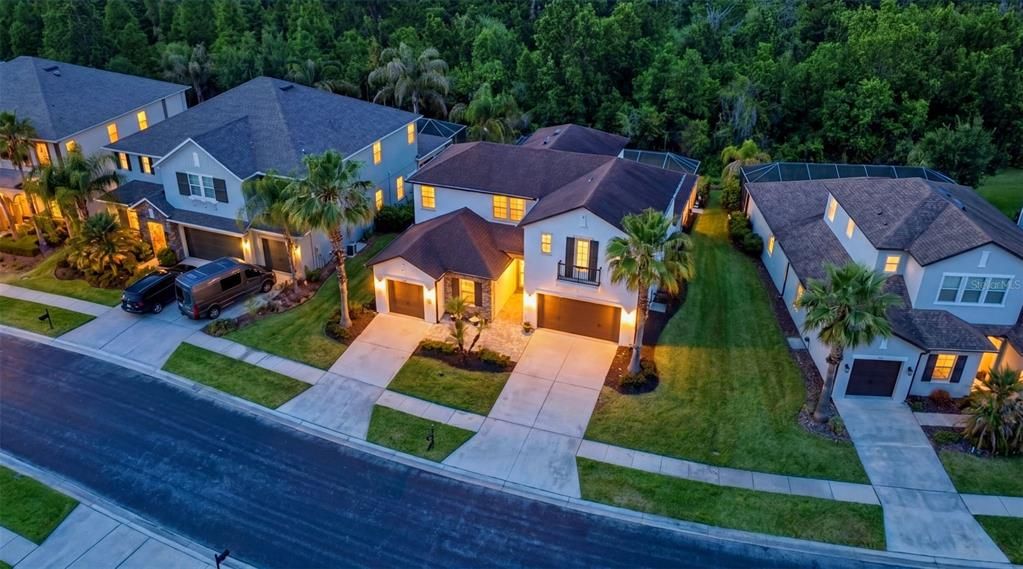For Sale: $899,000 (5 beds, 4 baths, 4044 Square Feet)
