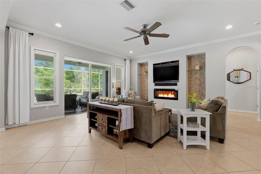 For Sale: $899,000 (5 beds, 4 baths, 4044 Square Feet)