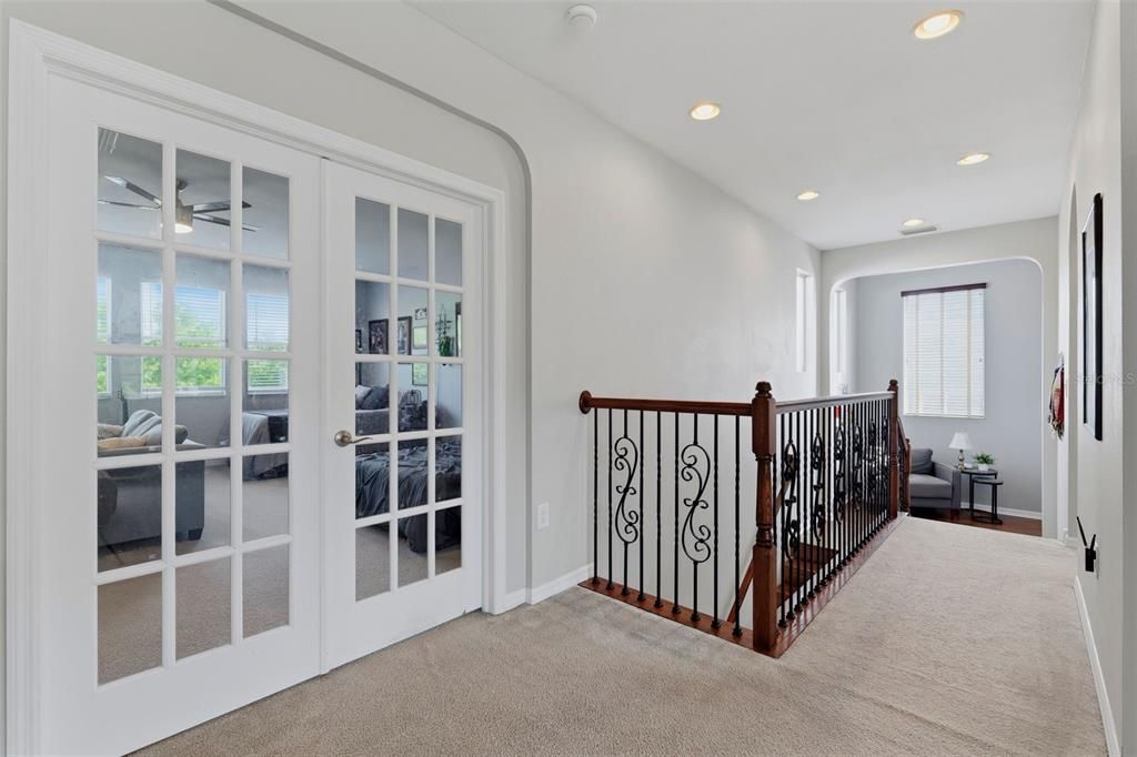For Sale: $899,000 (5 beds, 4 baths, 4044 Square Feet)