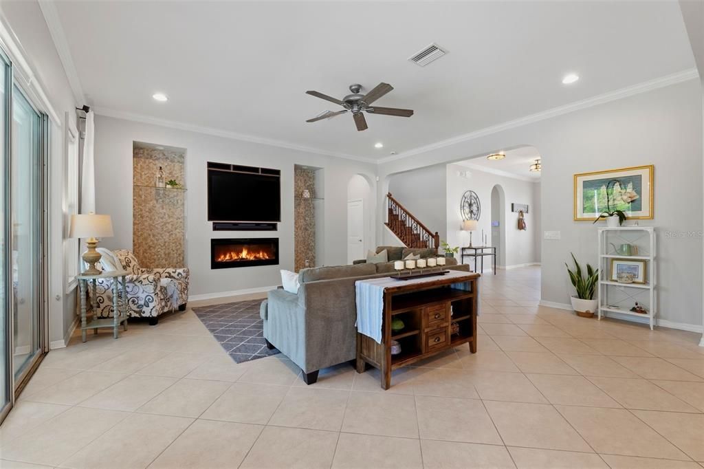 For Sale: $899,000 (5 beds, 4 baths, 4044 Square Feet)