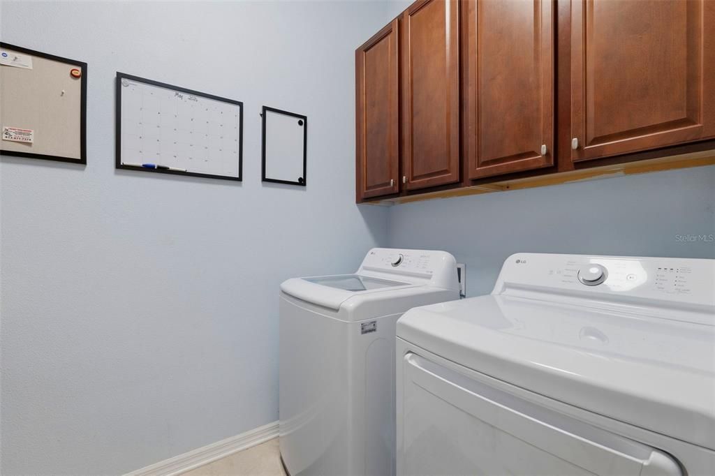 For Sale: $899,000 (5 beds, 4 baths, 4044 Square Feet)