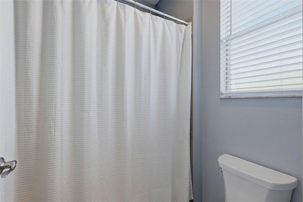 For Sale: $899,000 (5 beds, 4 baths, 4044 Square Feet)