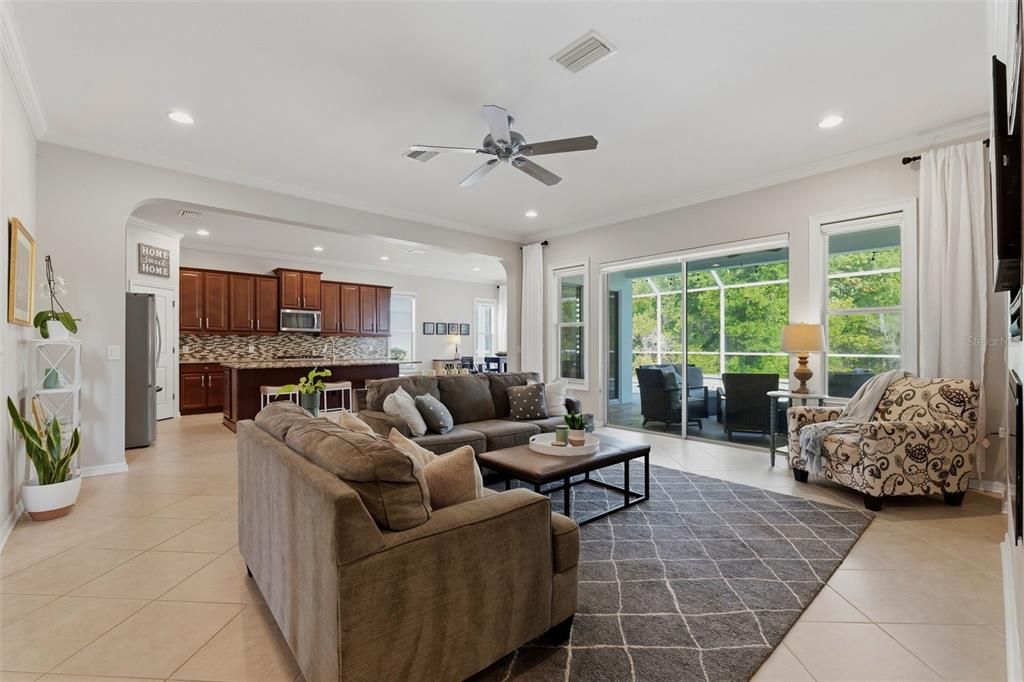 For Sale: $899,000 (5 beds, 4 baths, 4044 Square Feet)