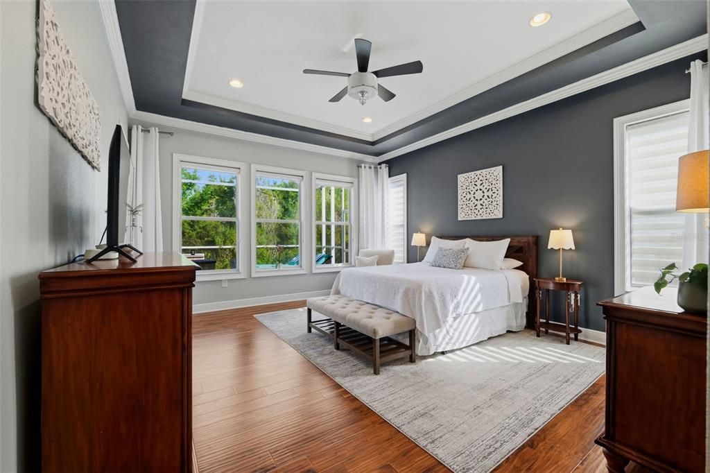 For Sale: $899,000 (5 beds, 4 baths, 4044 Square Feet)