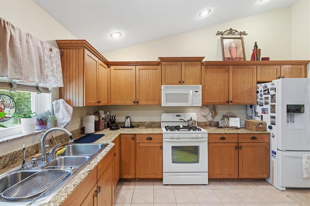 For Sale: $699,500 (3 beds, 2 baths, 2132 Square Feet)