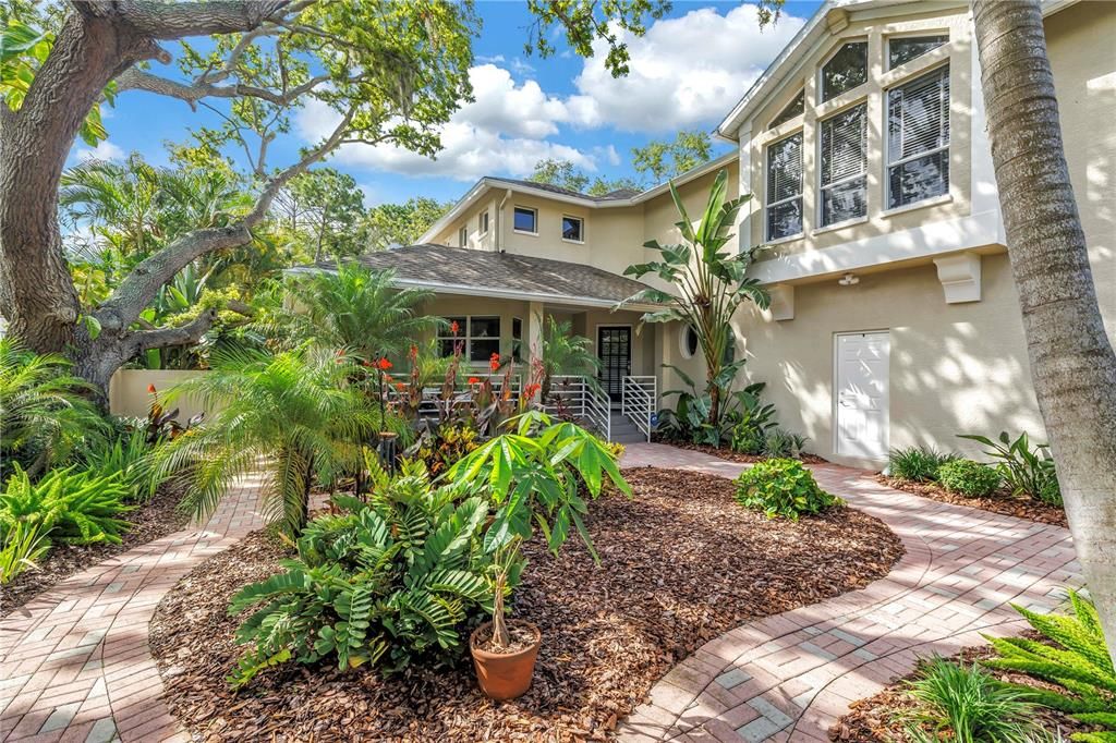 For Sale: $1,300,000 (4 beds, 2 baths, 3462 Square Feet)