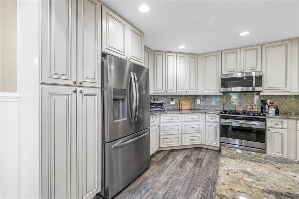 For Sale: $1,300,000 (4 beds, 2 baths, 3462 Square Feet)