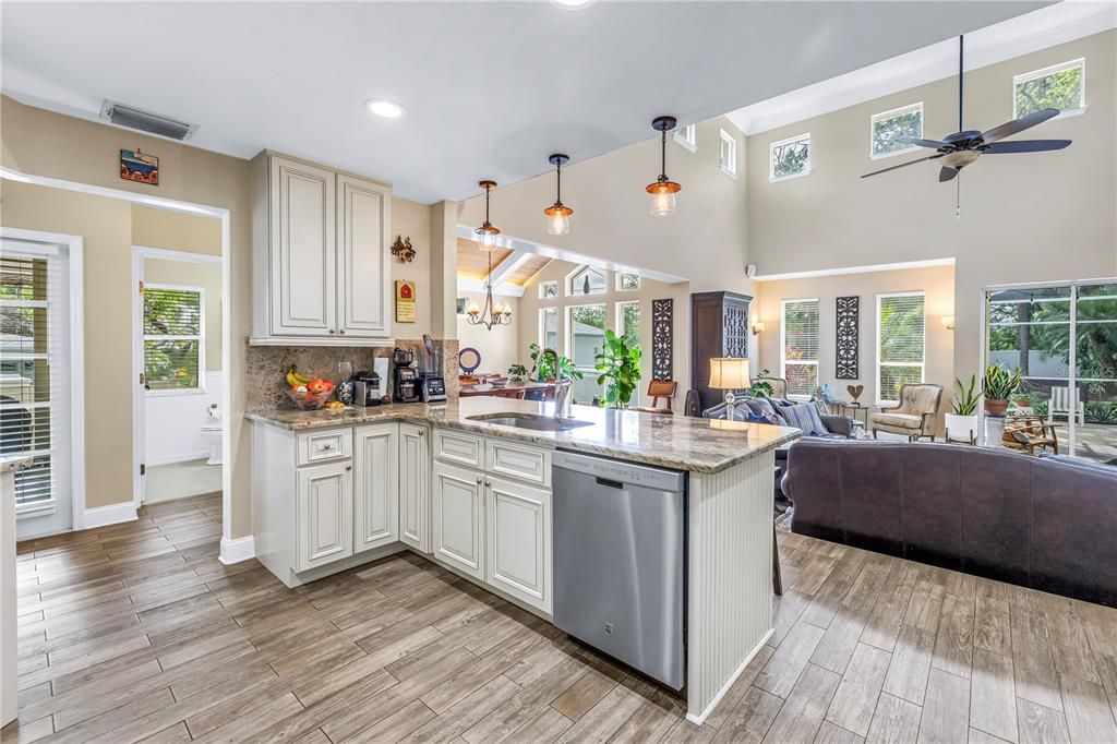 For Sale: $1,300,000 (4 beds, 2 baths, 3462 Square Feet)