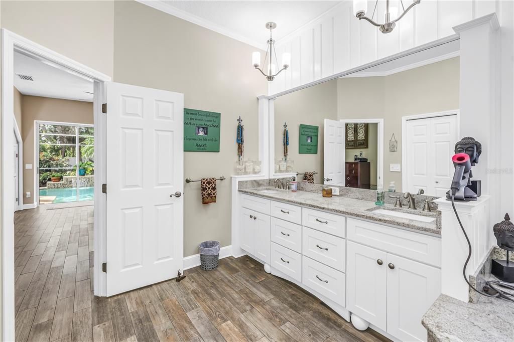 For Sale: $1,300,000 (4 beds, 2 baths, 3462 Square Feet)