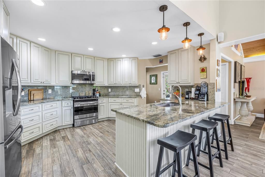 For Sale: $1,300,000 (4 beds, 2 baths, 3462 Square Feet)