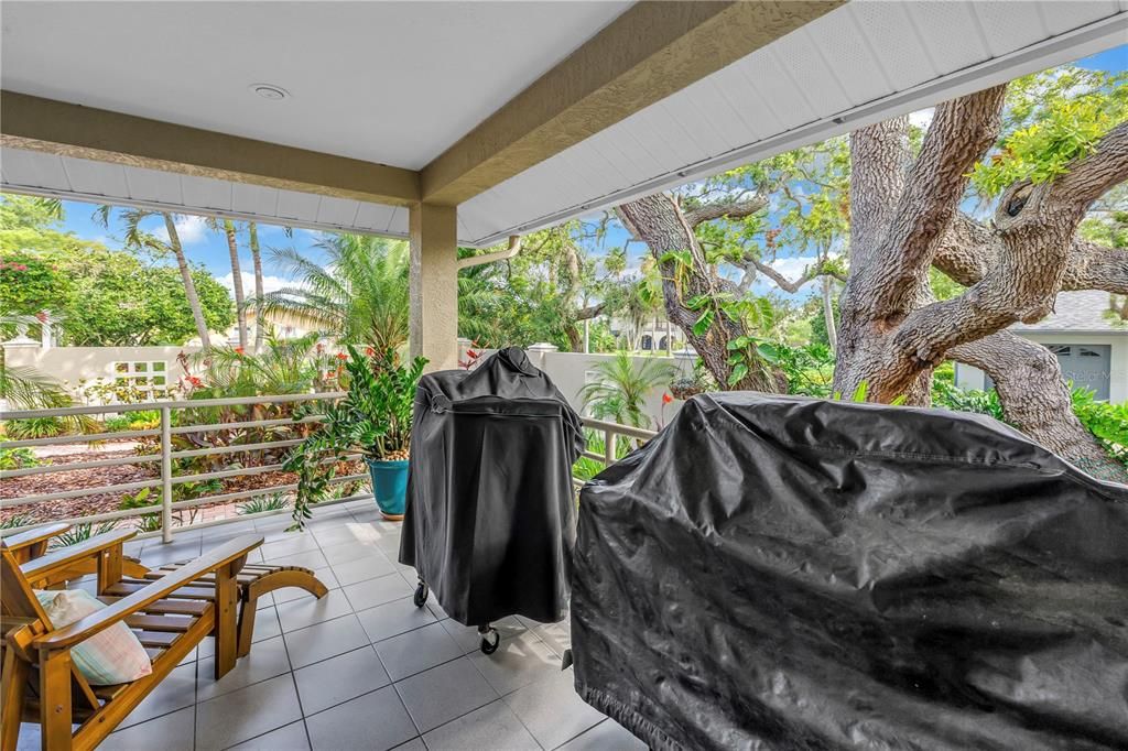 For Sale: $1,300,000 (4 beds, 2 baths, 3462 Square Feet)