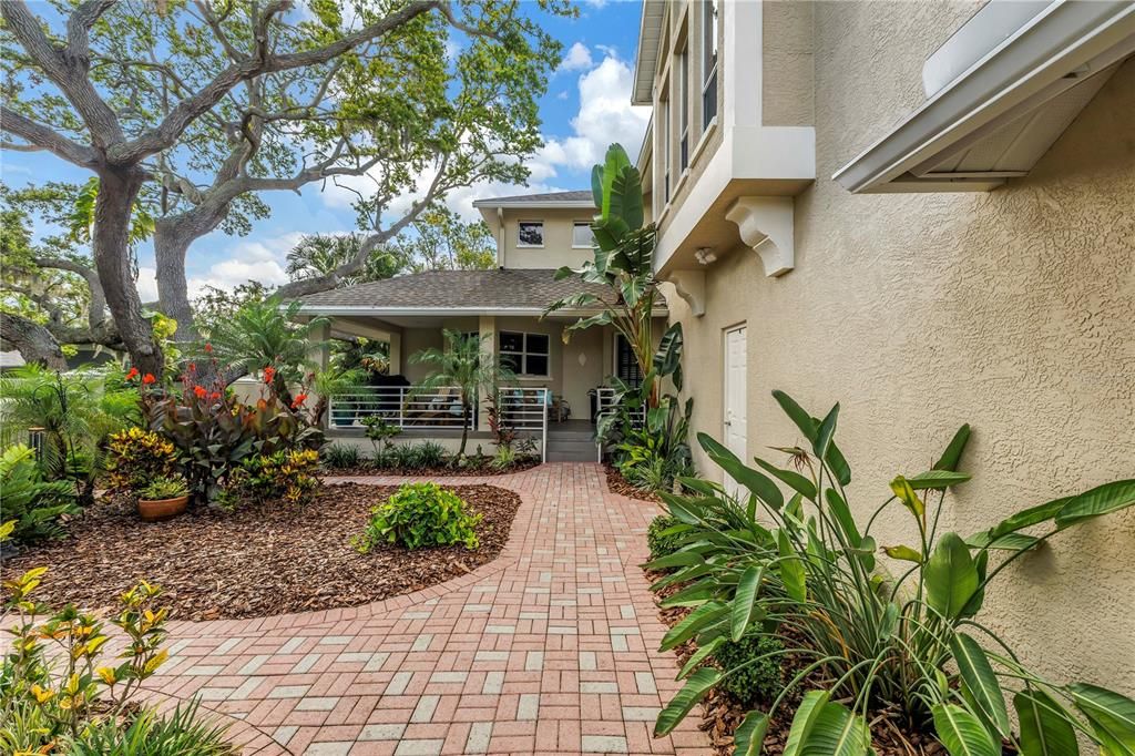 For Sale: $1,300,000 (4 beds, 2 baths, 3462 Square Feet)