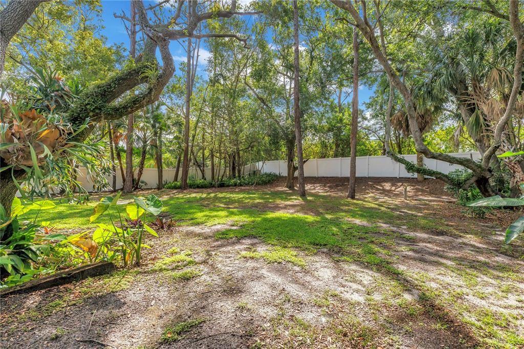 For Sale: $1,300,000 (4 beds, 2 baths, 3462 Square Feet)