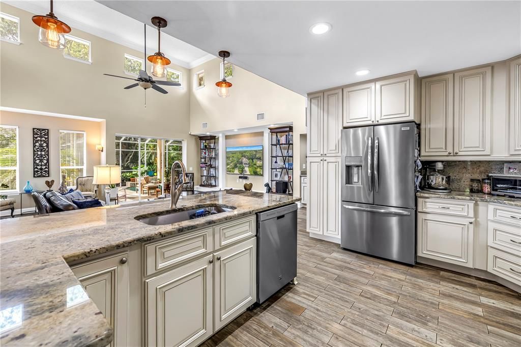 For Sale: $1,300,000 (4 beds, 2 baths, 3462 Square Feet)