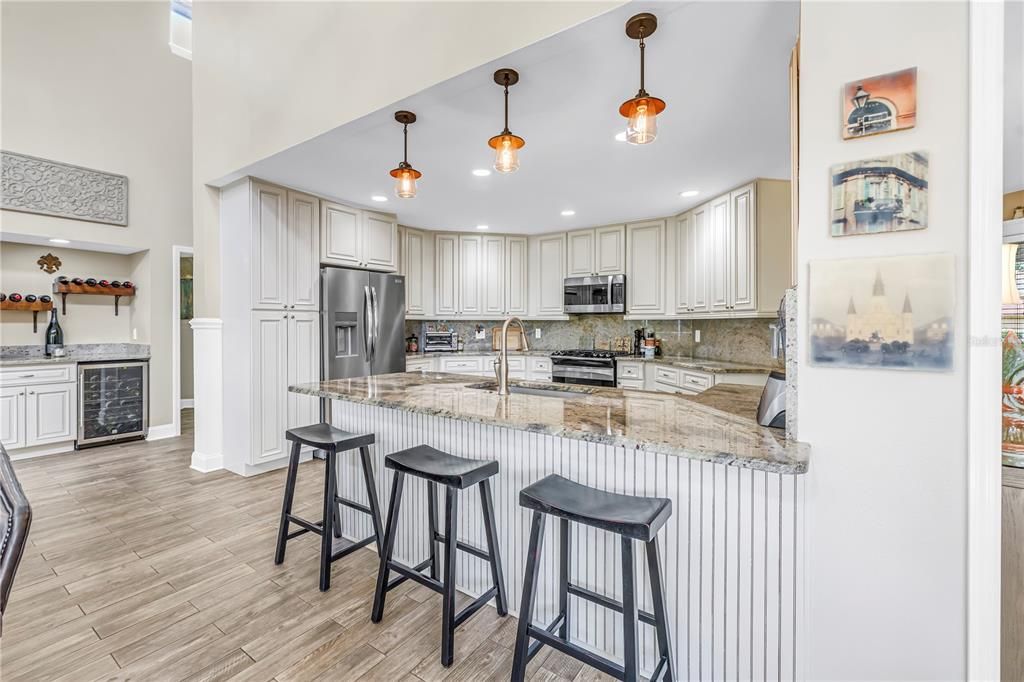 For Sale: $1,300,000 (4 beds, 2 baths, 3462 Square Feet)