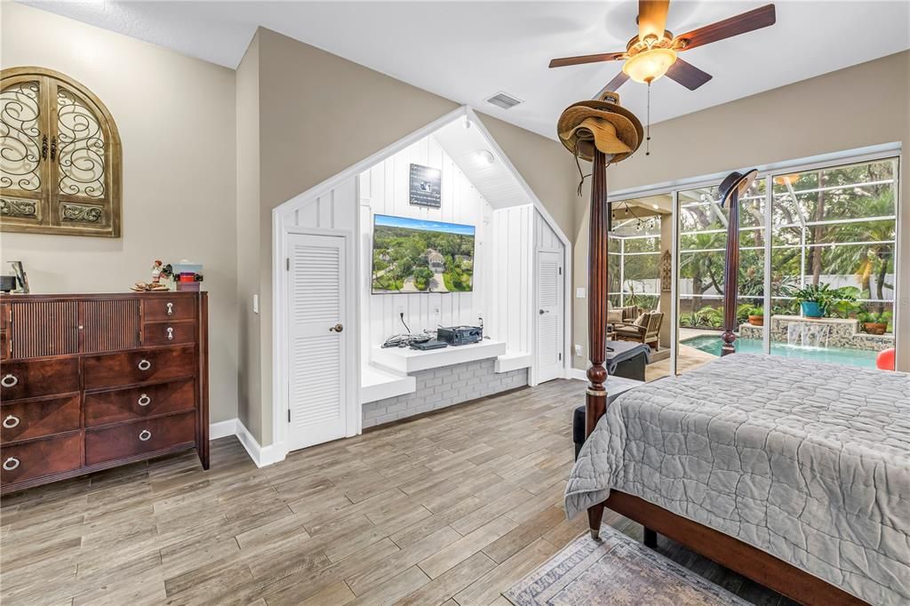 For Sale: $1,300,000 (4 beds, 2 baths, 3462 Square Feet)