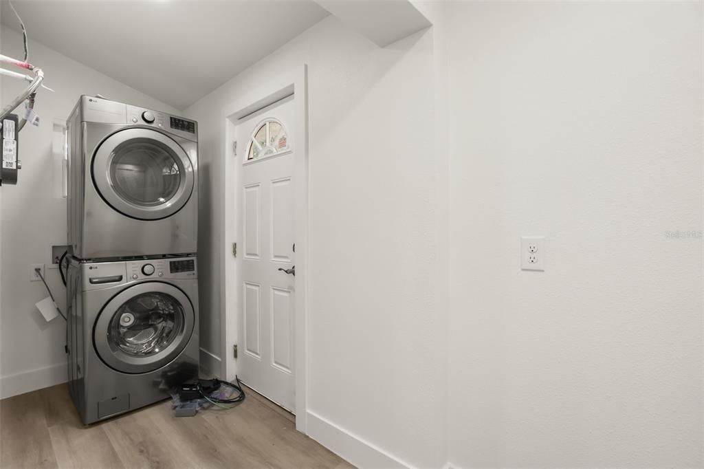 For Sale: $339,000 (3 beds, 2 baths, 1293 Square Feet)