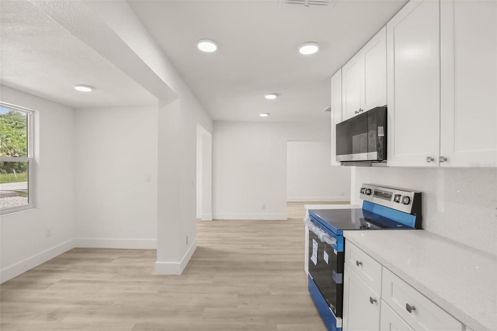 For Sale: $339,000 (3 beds, 2 baths, 1293 Square Feet)