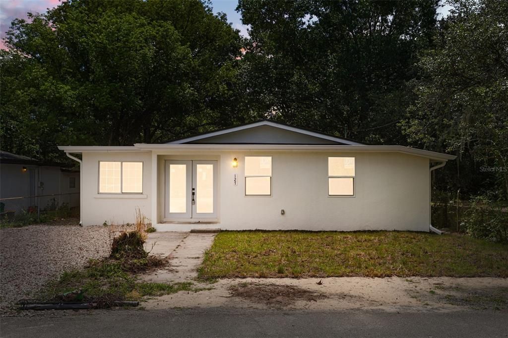 For Sale: $339,000 (3 beds, 2 baths, 1293 Square Feet)