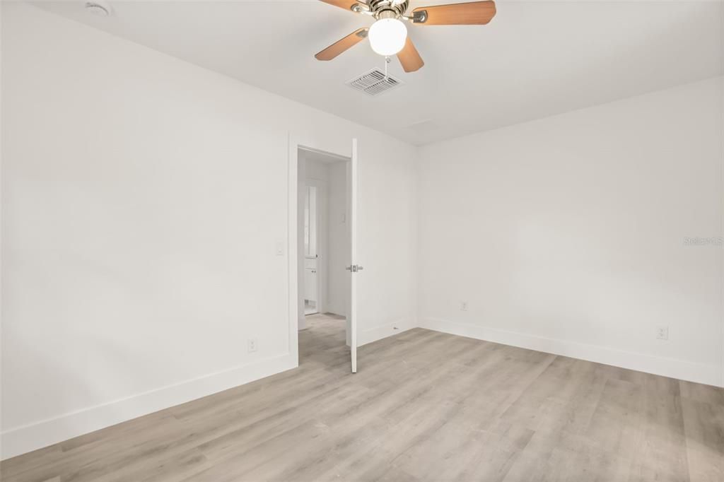 For Sale: $339,000 (3 beds, 2 baths, 1293 Square Feet)