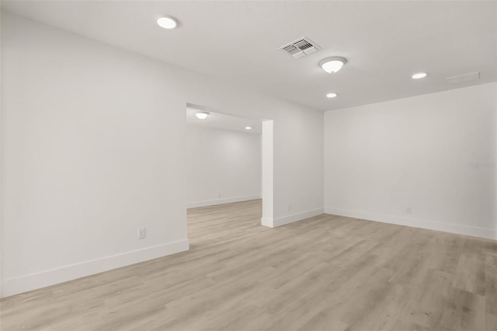 For Sale: $339,000 (3 beds, 2 baths, 1293 Square Feet)