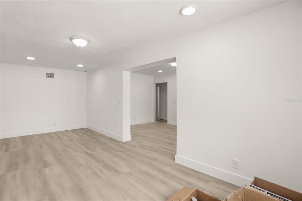 For Sale: $339,000 (3 beds, 2 baths, 1293 Square Feet)