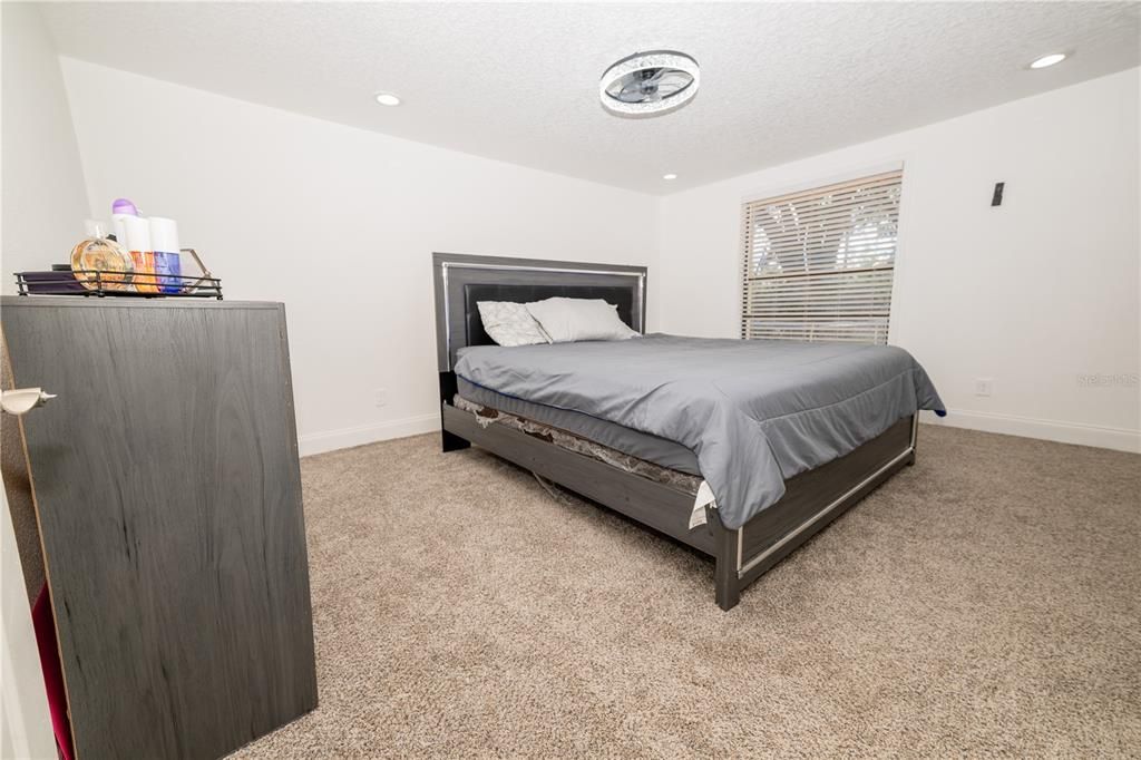 For Sale: $298,000 (4 beds, 2 baths, 1840 Square Feet)