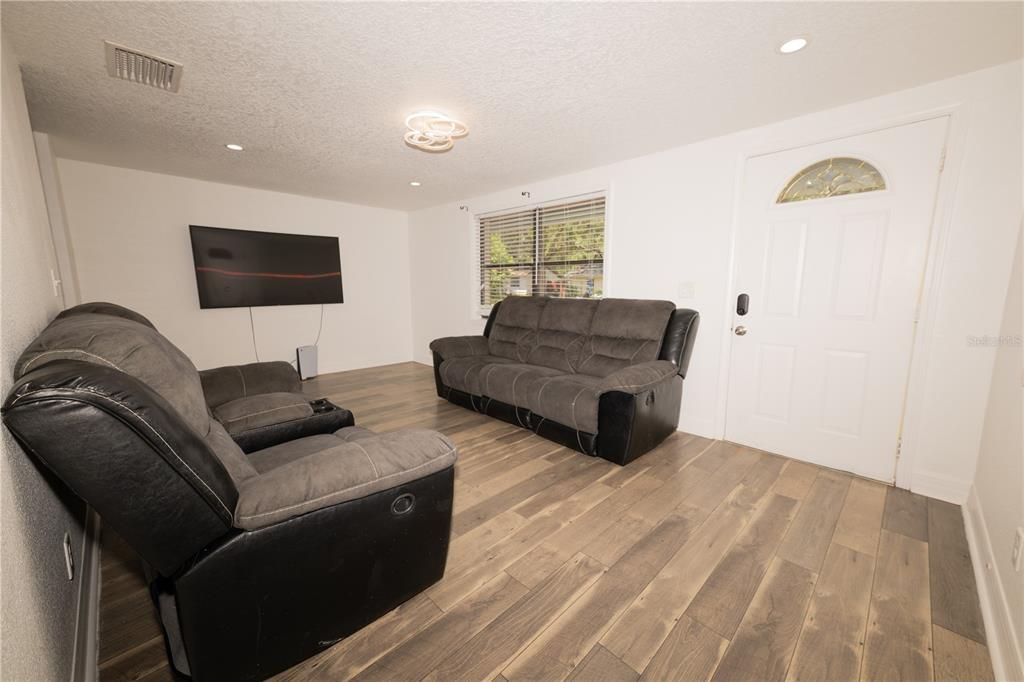 For Sale: $298,000 (4 beds, 2 baths, 1840 Square Feet)