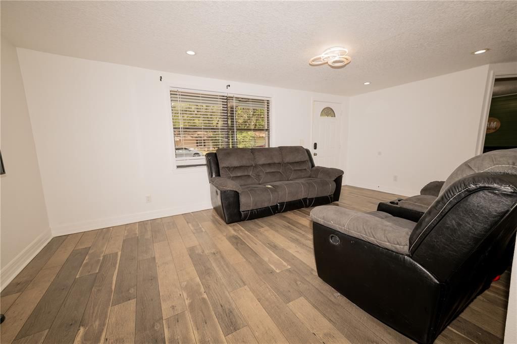 For Sale: $298,000 (4 beds, 2 baths, 1840 Square Feet)