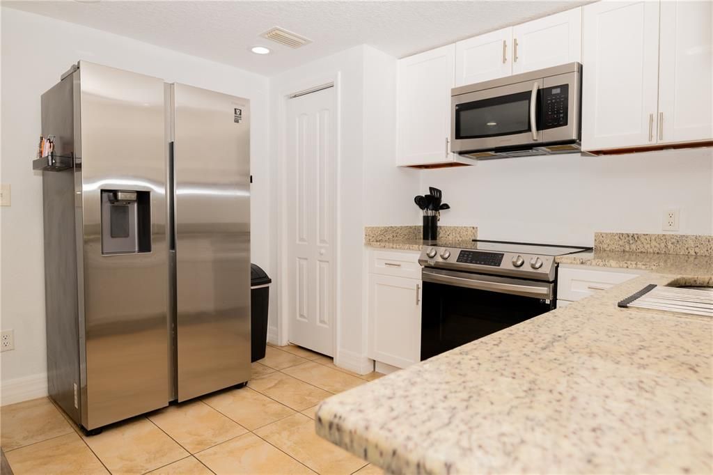 For Sale: $298,000 (4 beds, 2 baths, 1840 Square Feet)