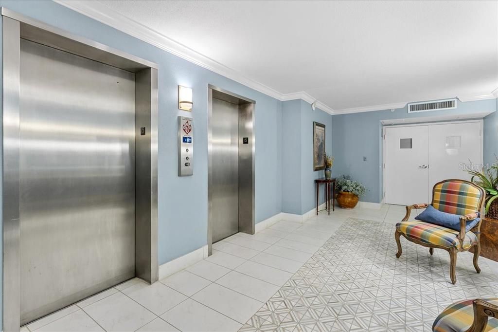 На продажу: $235,000 (2 спален, 2 ванн, 1175 Квадратных фут)