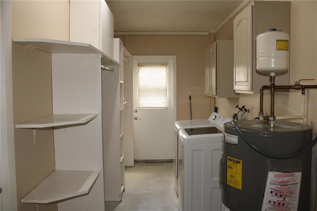 For Rent: $3,195 (4 beds, 2 baths, 2031 Square Feet)